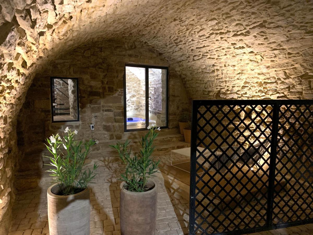 Martignargues La Maison Des Vendangeurs - Table D'Hotes Le Soir Du Jeudi Au Dimanche- Jacuzzi - Balneo Spa - Acces Piscine Pour Toutes Les Chambres Sauf Studio Coquet- Piscine De Mai A Mi-Octobre المظهر الخارجي الصورة