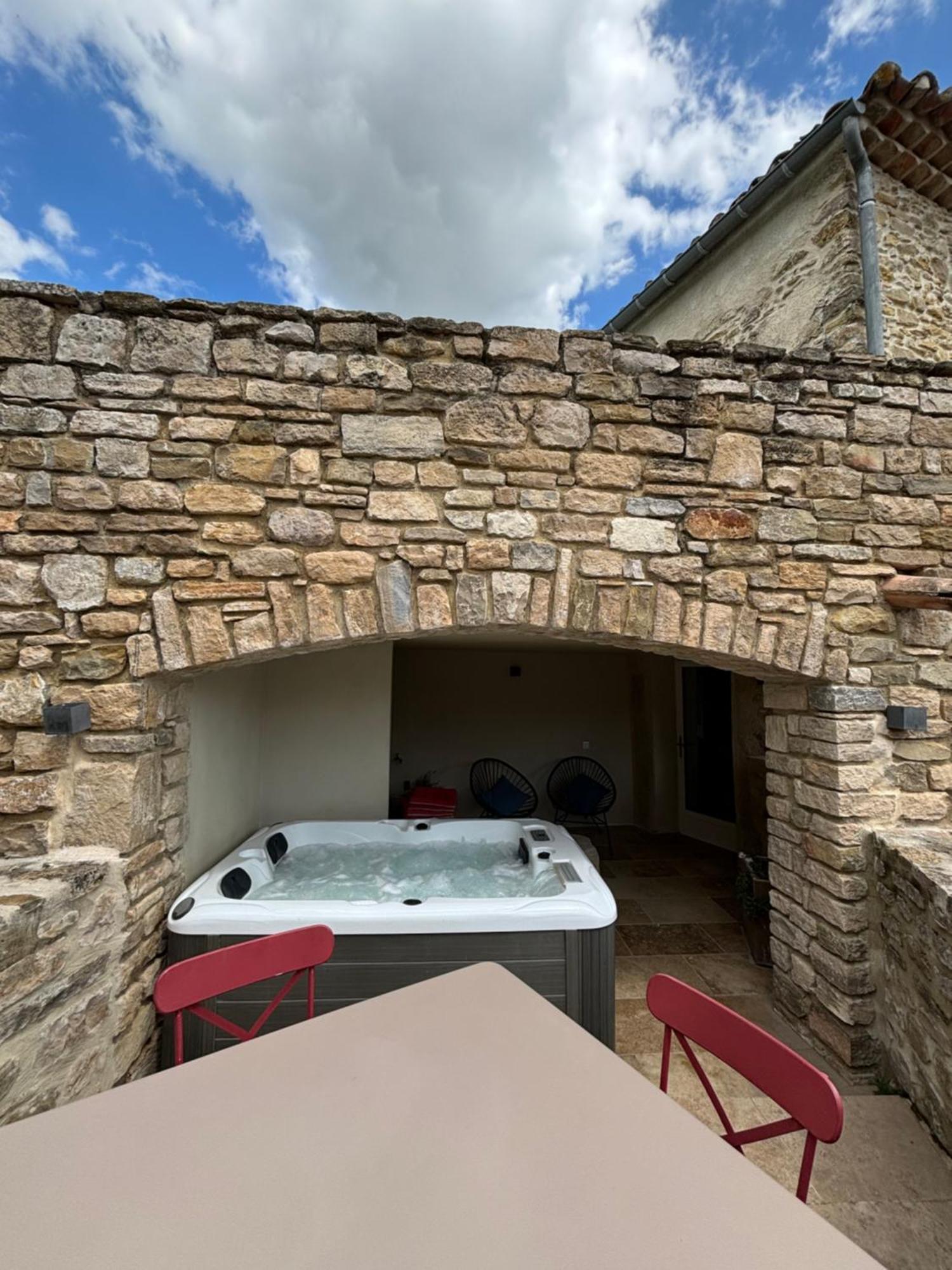 Martignargues La Maison Des Vendangeurs - Table D'Hotes Le Soir Du Jeudi Au Dimanche- Jacuzzi - Balneo Spa - Acces Piscine Pour Toutes Les Chambres Sauf Studio Coquet- Piscine De Mai A Mi-Octobre المظهر الخارجي الصورة