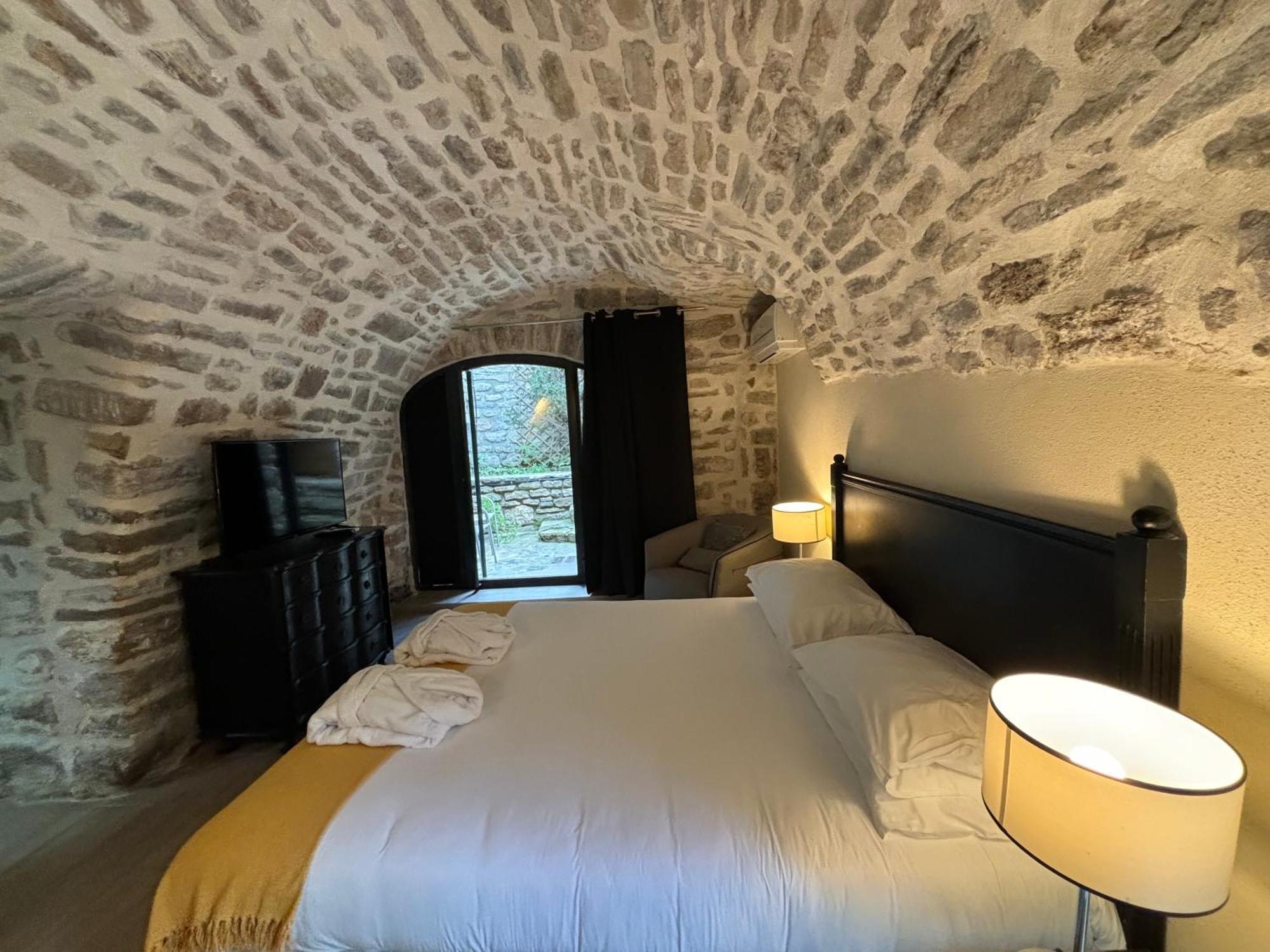 Martignargues La Maison Des Vendangeurs - Table D'Hotes Le Soir Du Jeudi Au Dimanche- Jacuzzi - Balneo Spa - Acces Piscine Pour Toutes Les Chambres Sauf Studio Coquet- Piscine De Mai A Mi-Octobre المظهر الخارجي الصورة