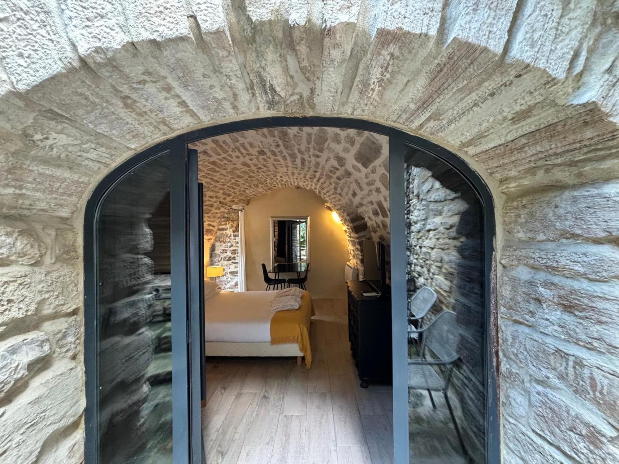 Martignargues La Maison Des Vendangeurs - Table D'Hotes Le Soir Du Jeudi Au Dimanche- Jacuzzi - Balneo Spa - Acces Piscine Pour Toutes Les Chambres Sauf Studio Coquet- Piscine De Mai A Mi-Octobre المظهر الخارجي الصورة