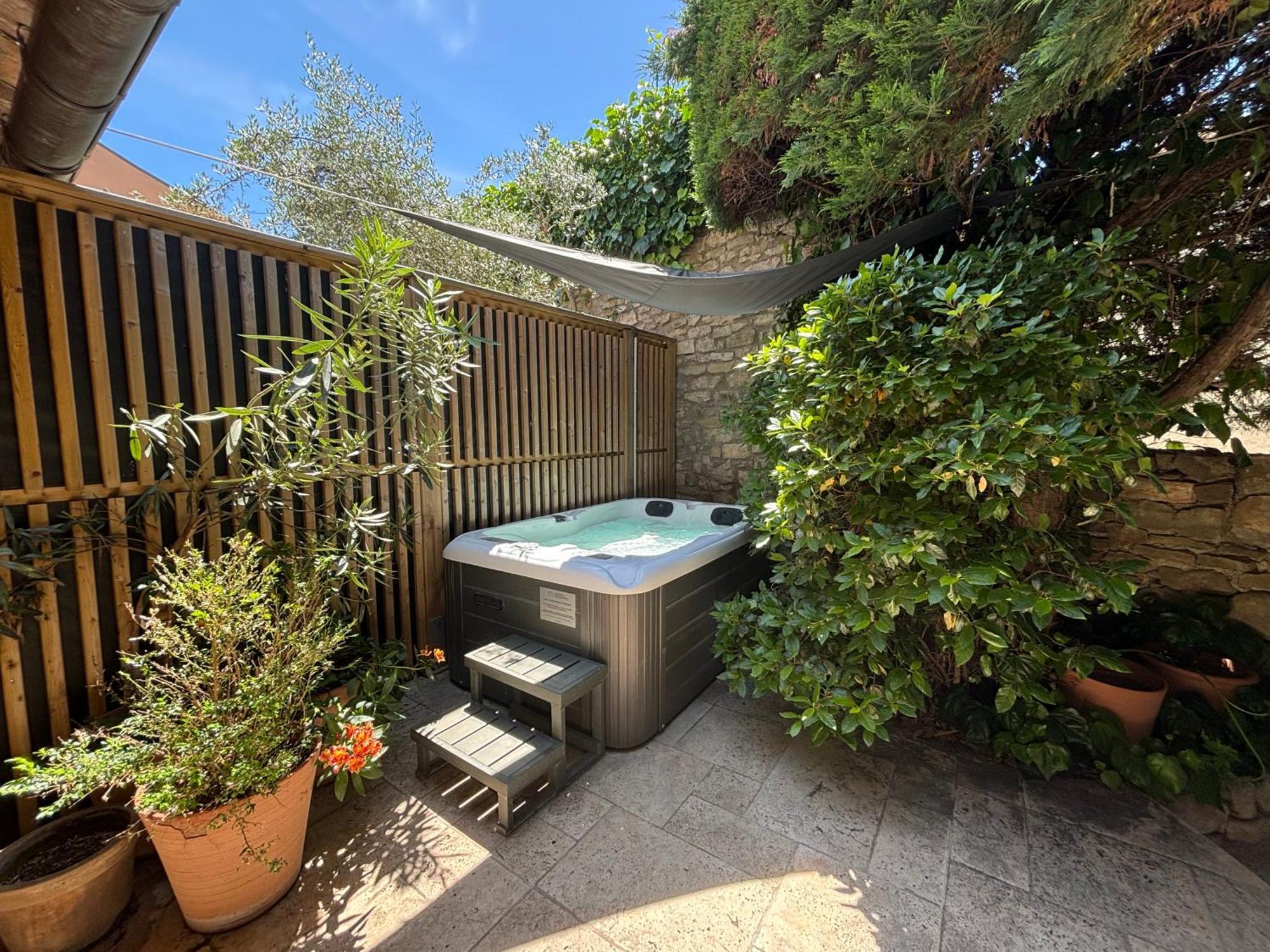 Martignargues La Maison Des Vendangeurs - Table D'Hotes Le Soir Du Jeudi Au Dimanche- Jacuzzi - Balneo Spa - Acces Piscine Pour Toutes Les Chambres Sauf Studio Coquet- Piscine De Mai A Mi-Octobre المظهر الخارجي الصورة