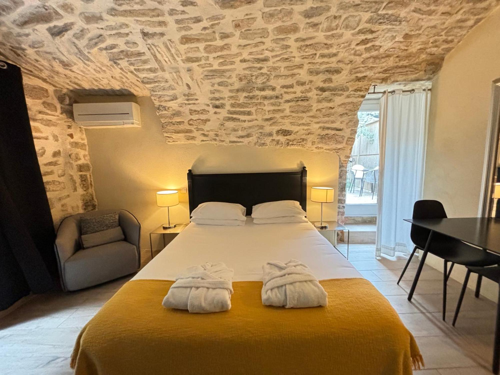 Martignargues La Maison Des Vendangeurs - Table D'Hotes Le Soir Du Jeudi Au Dimanche- Jacuzzi - Balneo Spa - Acces Piscine Pour Toutes Les Chambres Sauf Studio Coquet- Piscine De Mai A Mi-Octobre المظهر الخارجي الصورة